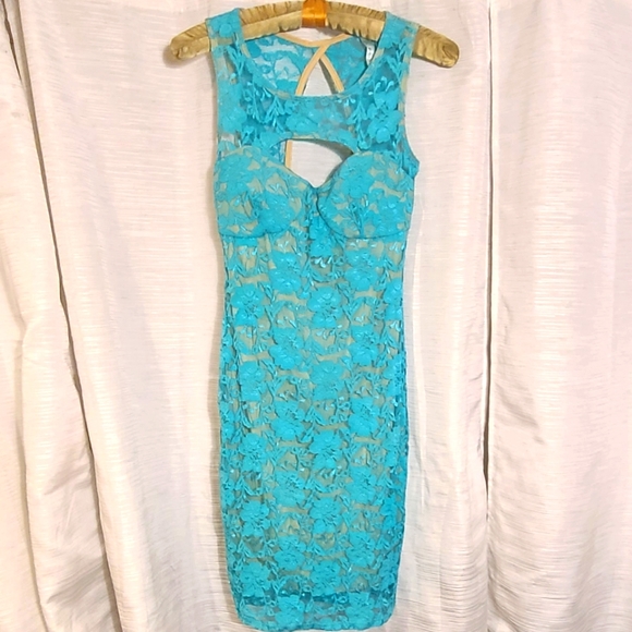 Dress - Picture 2 of 2